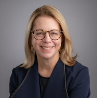 Portrait of Lindsey Mortenson